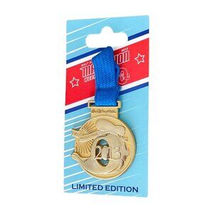 Walt Disney World 2013 1/2 Marathon Donald Duck Medal Limited Edition Pin
